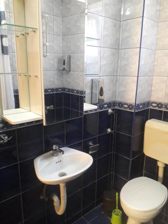 Hostel Topić Banja Luka Buitenkant foto