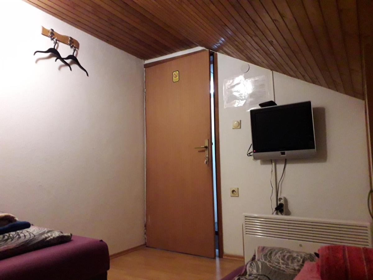 Hostel Topić Banja Luka Buitenkant foto