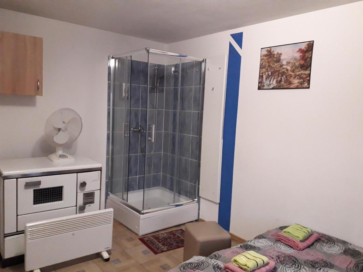 Hostel Topić Banja Luka Buitenkant foto