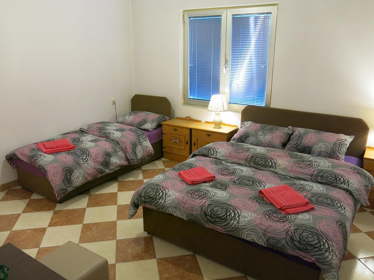 Hostel Topić Banja Luka Buitenkant foto