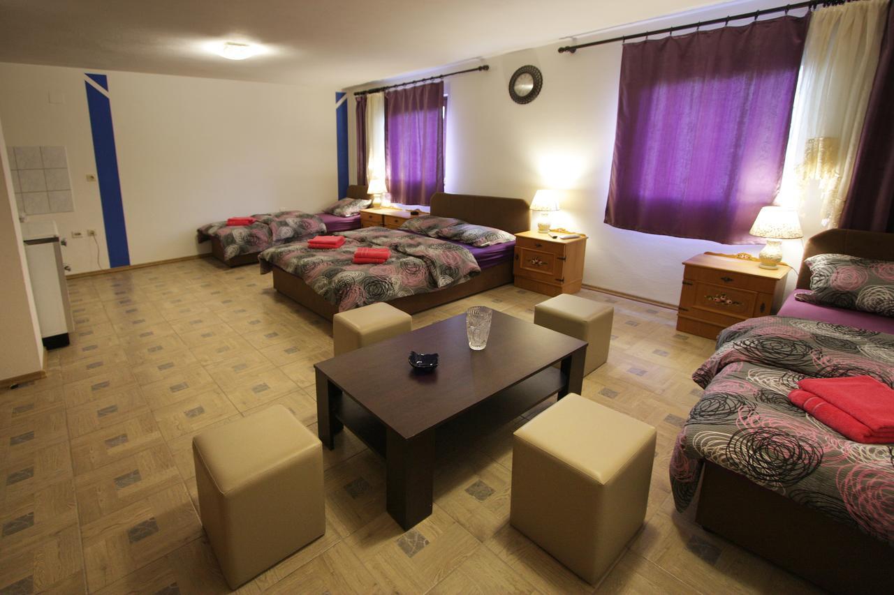 Hostel Topić Banja Luka Buitenkant foto