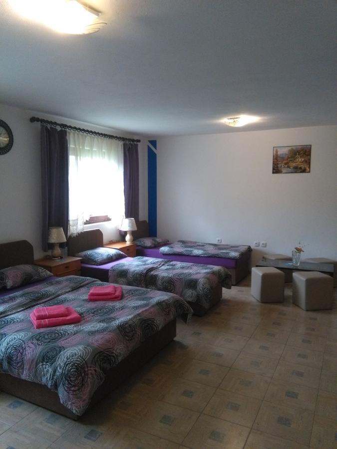 Hostel Topić Banja Luka Buitenkant foto