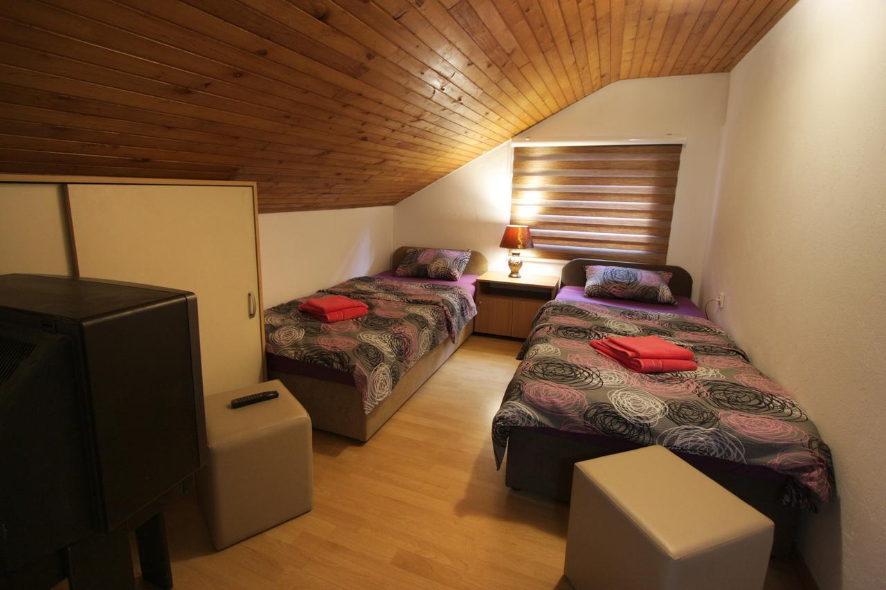 Hostel Topić Banja Luka Buitenkant foto